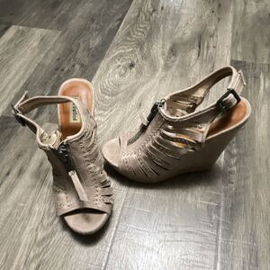 Not Rated Strappy Wedge Sandals Beige Faux Suede Buckle Zipper Women 7.5